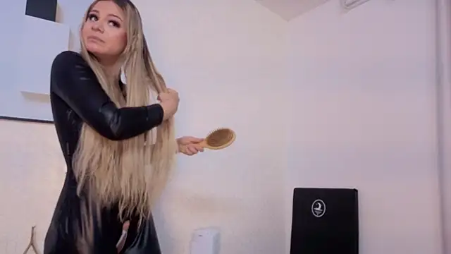 sky johnson online show from April 17, 2026, 7:06 pm