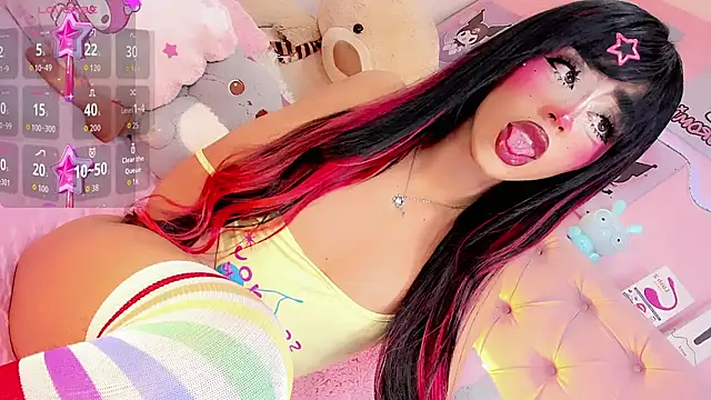 Cute Roxxy online show from May 10, 2026, 12:27 am