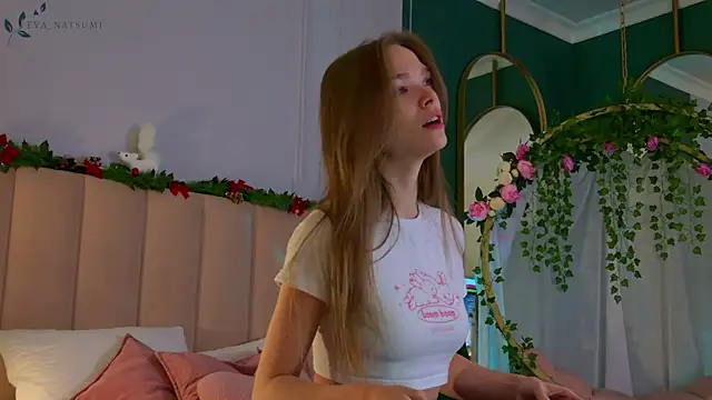 Eva Natsumi online show from December 16, 2024, 3:00 pm