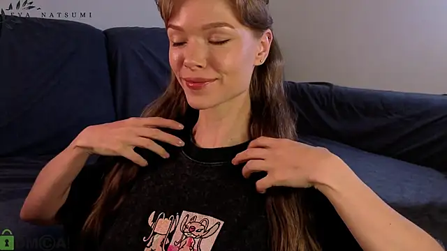 Eva Natsumi online show from October 20, 2025, 4:40 pm