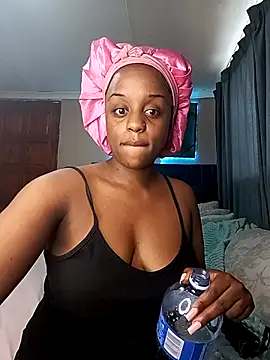 Snapshot of Queen-Chocolate chatting on February 9, 2026, 3:27 pm Queen-Chocolate online show from February 9, 2026, 3:27 pm