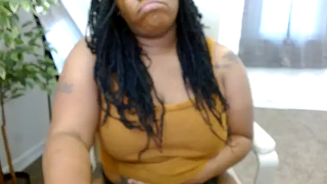 Snapshot of selena42 chatting on March 14, 2025, 5:02 pm selena42 online show from March 14, 2025, 5:02 pm