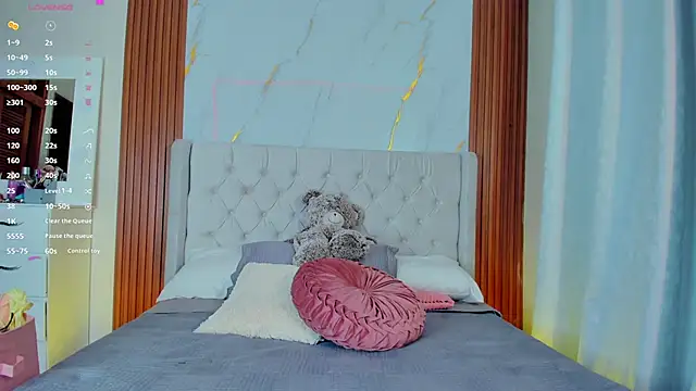 Snapshot of amelie_leigh chatting on February 15, 2025, 1:53 am amelie leigh online show from February 15, 2025, 1:53 am