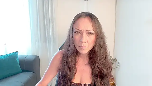 Snapshot of Kasandra_Mature_ chatting on September 10, 2025, 3:23 pm Kasandra Mature  online show from September 10, 2025, 3:23 pm