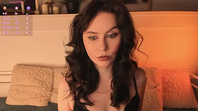 Snapshot of UnaMedison chatting on February 19, 2026, 10:33 am UnaMedison online show from February 19, 2026, 10:33 am