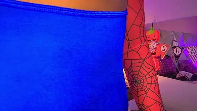 FiorelaLenin online show from October 31, 2025, 12:39 pm