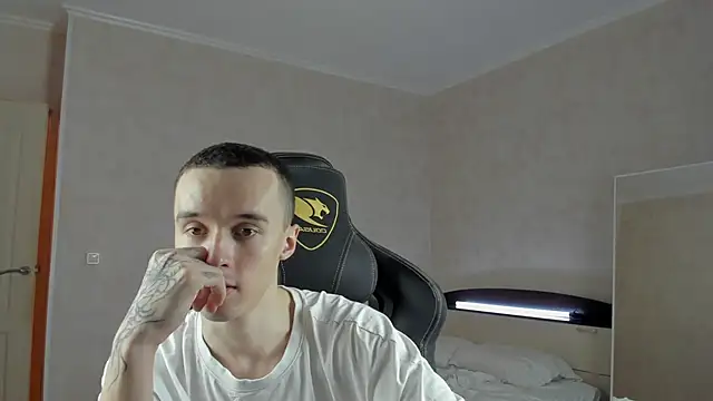 Snapshot of MasonWarholl chatting on December 27, 2024, 6:20 pm MasonWarholl online show from December 27, 2024, 6:20 pm