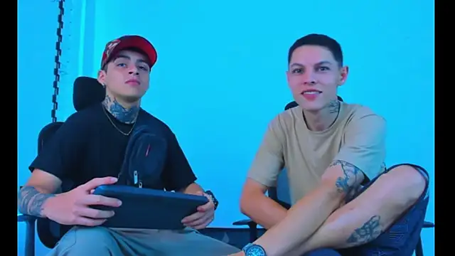 HOT boy2025 online show from November 17, 2025, 2:28 am