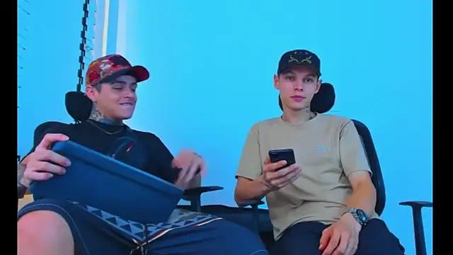 HOT boy2025 online show from November 26, 2025, 6:36 am