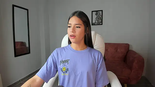 Snapshot of Alice23jones chatting on February 13, 2025, 3:03 pm Alice23jones online show from February 13, 2025, 3:03 pm