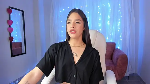 Snapshot of Alice23jones chatting on February 25, 2025, 2:44 pm Alice23jones online show from February 25, 2025, 2:44 pm