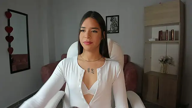 Snapshot of Alice23jones chatting on March 13, 2025, 12:35 pm Alice23jones online show from March 13, 2025, 12:35 pm