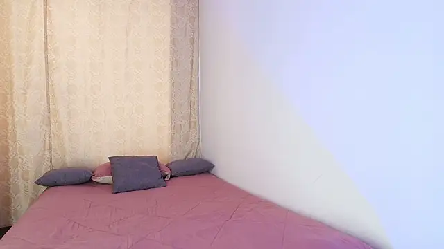 Snapshot of Tinny_and_Candy chatting on February 9, 2026, 6:12 pm Tinny and Candy online show from February 9, 2026, 6:12 pm