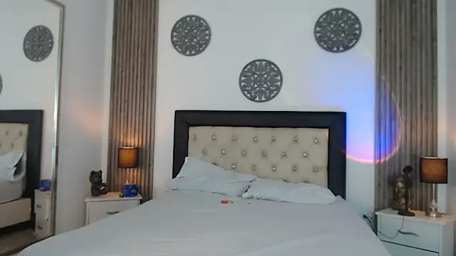 Julieta De Los Angeles online show from December 29, 2024, 2:06 am