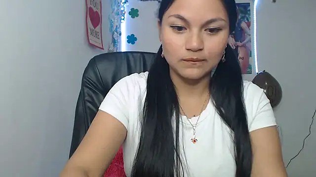 Snapshot of Zafiroweb09 chatting on December 11, 2024, 5:59 pm Zafiroweb09 online show from December 11, 2024, 5:59 pm