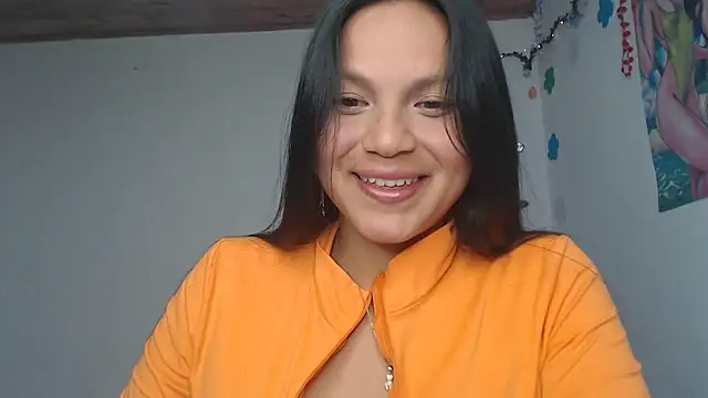 Snapshot of Zafiroweb09 chatting on January 16, 2025, 1:58 am Zafiroweb09 online show from January 16, 2025, 1:58 am