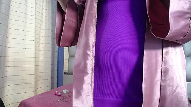 sophia ny online show from March 14, 2025, 4:40 pm