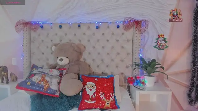 Snapshot of Mia_Parissi chatting on December 4, 2024, 8:40 pm Mia Parissi online show from December 4, 2024, 8:40 pm
