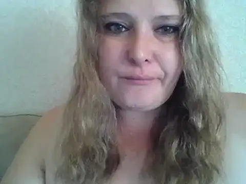 Snapshot of ParisMimi chatting on September 16, 2025, 7:42 am ParisMimi online show from September 16, 2025, 7:42 am