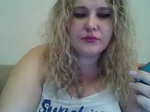 Snapshot of ParisMimi chatting on November 13, 2025, 9:41 am ParisMimi online show from November 13, 2025, 9:41 am