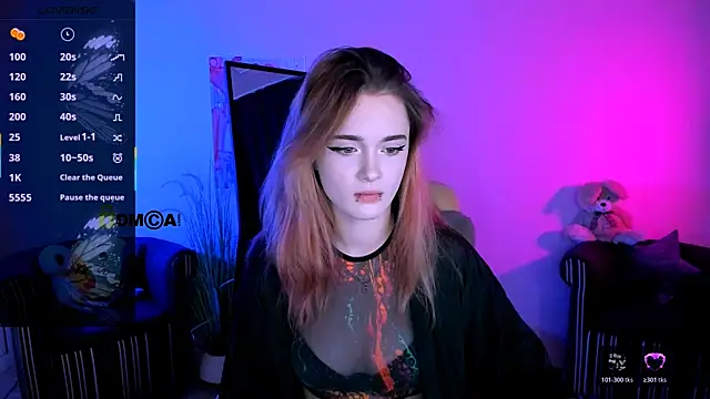 liana kisses online show from October 18, 2025, 7:03 pm