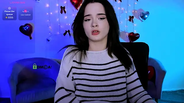 liana kisses online show from March 8, 2026, 2:04 am