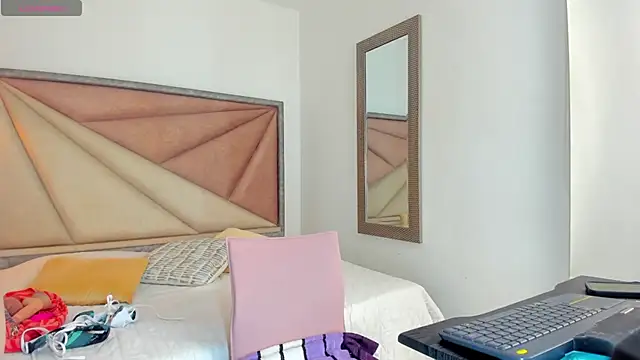 BarbaraKnox  online show from September 14, 2025, 11:48 pm