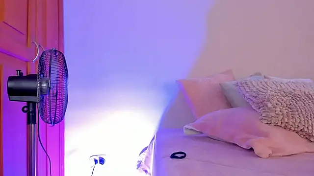 martinaaricci online show from September 10, 2025, 1:33 pm