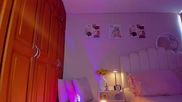 martinaaricci online show from March 31, 2026, 3:12 pm