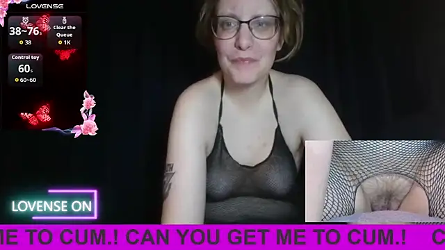 PernillaGirl online show from February 1, 2026, 5:44 pm