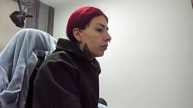 Snapshot of selene_red_ chatting on February 6, 2026, 1:21 am selene red online show from February 6, 2026, 1:21 am