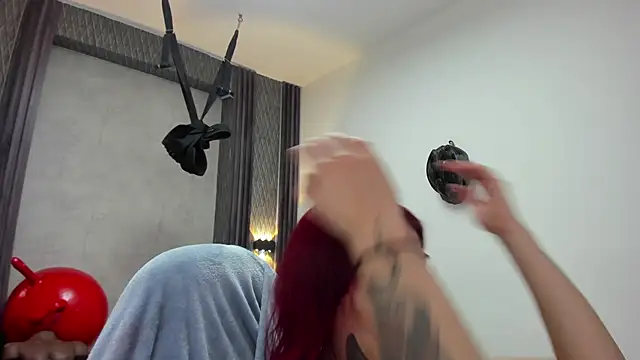 Snapshot of selene_red_ chatting on February 9, 2026, 1:31 am selene red online show from February 9, 2026, 1:31 am