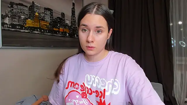 Snapshot of LunaWines chatting on February 9, 2025, 7:19 pm LunaWines online show from February 9, 2025, 7:19 pm