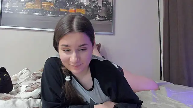 Snapshot of LunaWines chatting on March 15, 2025, 5:15 pm LunaWines online show from March 15, 2025, 5:15 pm