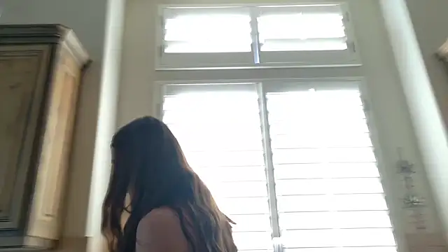 18petitewhitegirl online show from December 6, 2024, 9:13 pm