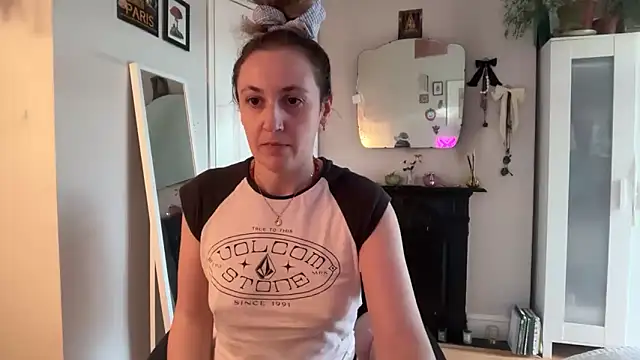 Littlelolo60 online show from June 17, 2026, 6:53 pm