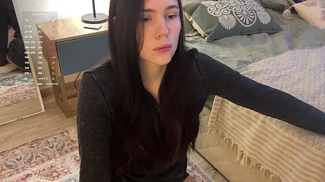 jennetdoll online show from March 19, 2025, 12:23 pm