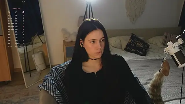 jennetdoll online show from March 25, 2026, 6:36 pm