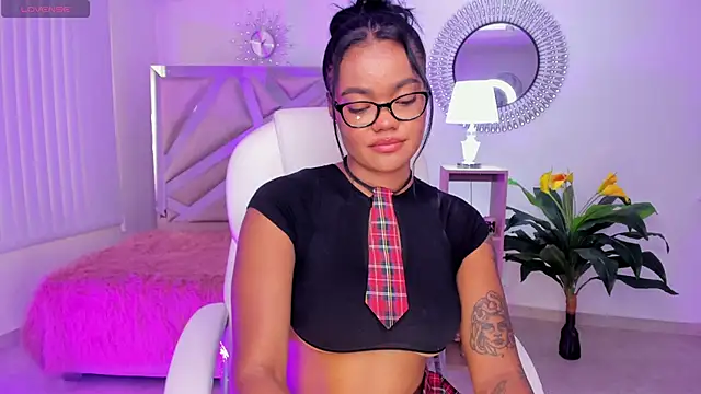 Snapshot of madisson_davon chatting on December 22, 2024, 4:59 pm madisson davon online show from December 22, 2024, 4:59 pm