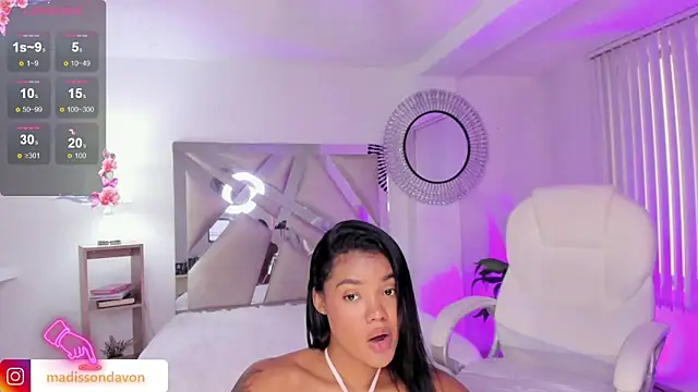 Snapshot of madisson_davon chatting on January 3, 2025, 4:59 pm madisson davon online show from January 3, 2025, 4:59 pm