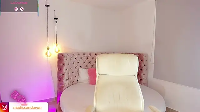 Snapshot of madisson_davon chatting on October 7, 2025, 8:06 pm madisson davon online show from October 7, 2025, 8:06 pm