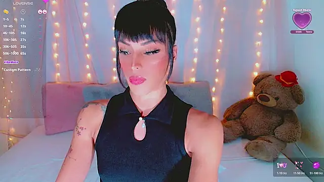 AlanaBekeer online show from November 8, 2025, 9:13 pm