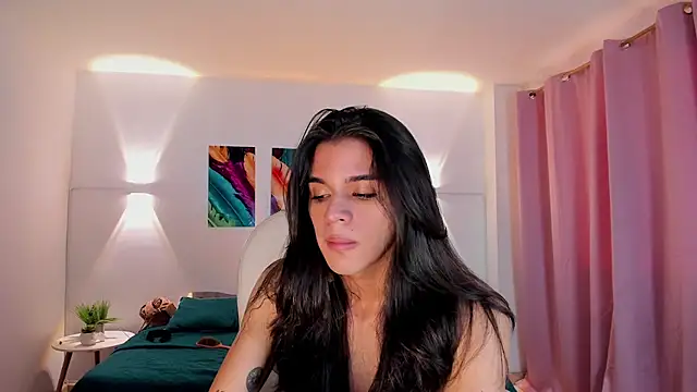 Snapshot of NoahCasstro chatting on December 6, 2024, 10:30 pm NoahCasstro online show from December 6, 2024, 10:30 pm