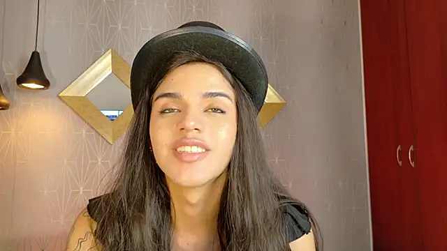 Snapshot of NoahCasstro chatting on December 18, 2024, 10:35 pm NoahCasstro online show from December 18, 2024, 10:35 pm