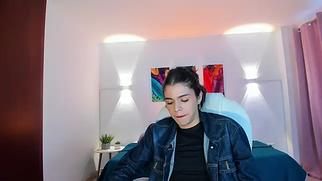 Snapshot of NoahCasstro chatting on December 29, 2024, 2:10 pm NoahCasstro online show from December 29, 2024, 2:10 pm