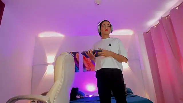 Snapshot of NoahCasstro chatting on January 11, 2025, 7:05 pm NoahCasstro online show from January 11, 2025, 7:05 pm