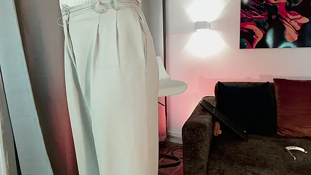 Snapshot of NoahCasstro chatting on February 8, 2025, 2:15 am NoahCasstro online show from February 8, 2025, 2:15 am