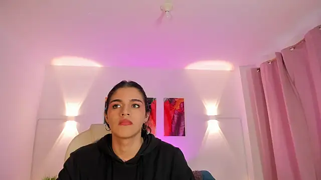 Snapshot of NoahCasstro chatting on February 11, 2025, 2:24 pm NoahCasstro online show from February 11, 2025, 2:24 pm