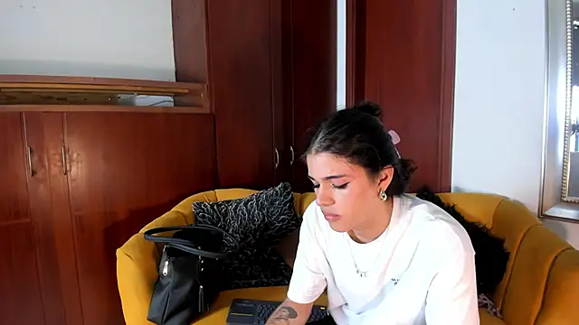 Snapshot of NoahCasstro chatting on February 13, 2025, 7:31 pm NoahCasstro online show from February 13, 2025, 7:31 pm