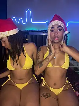 Snapshot of Lya-Kasandra chatting on December 10, 2024, 1:43 am Lya-Kasandra online show from December 10, 2024, 1:43 am